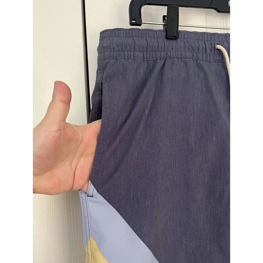 Fair Harbor Shorts Mens Medium Blue Lined Swim Trunks Stretch Colorblock Striped